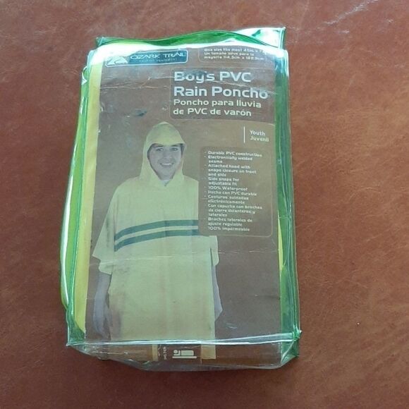 3/10$ Ozark trail rain poncho - Picture 1 of 2